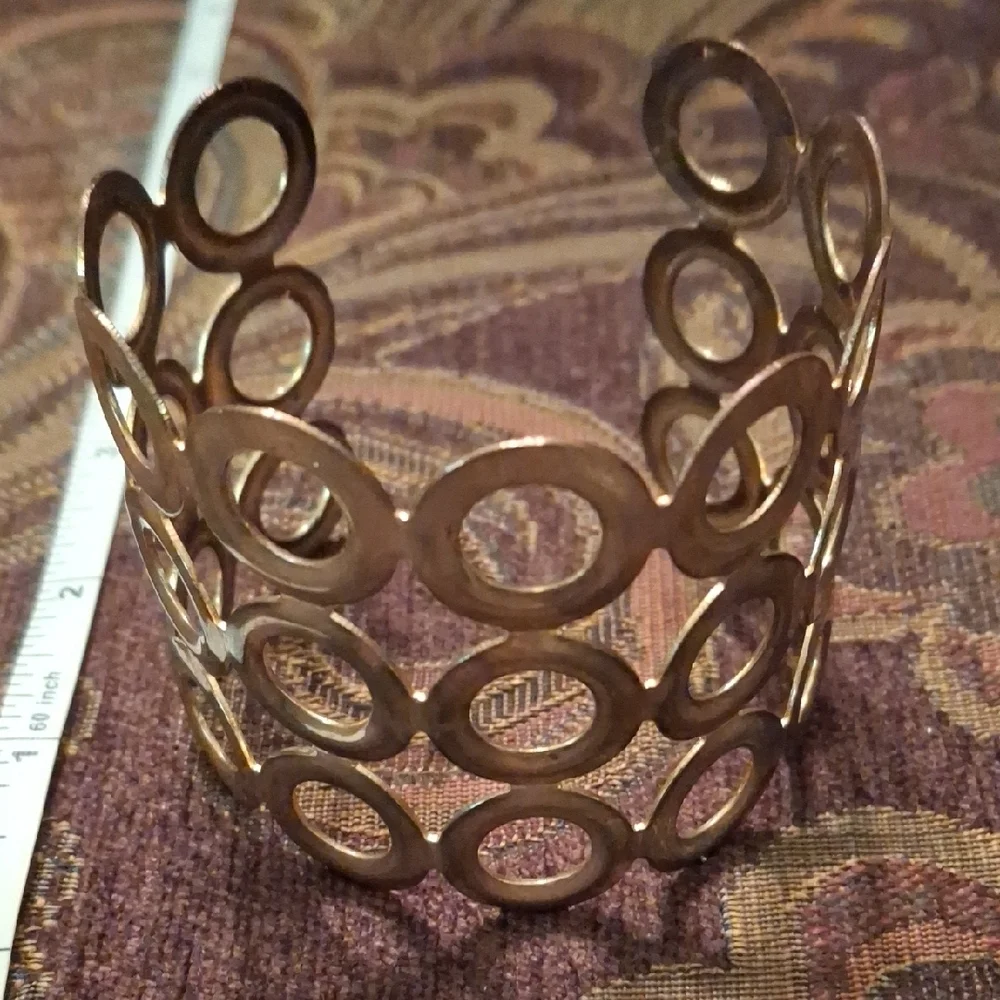 Elegant Gold Circle Cuff Bracelet